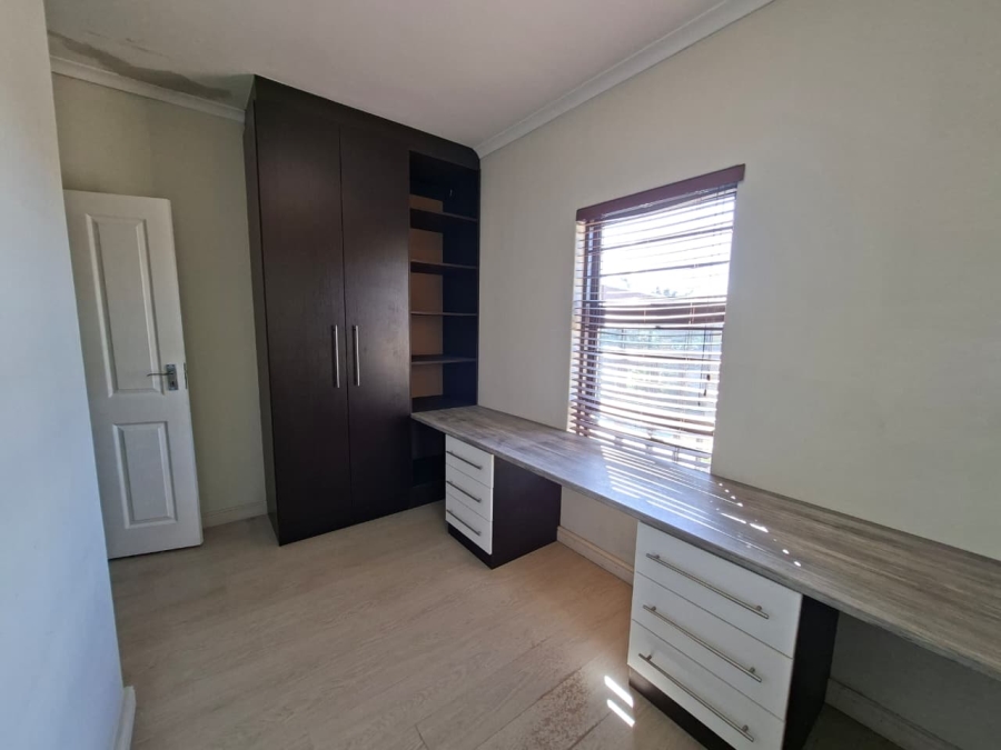 To Let 3 Bedroom Property for Rent in Jakarandas Western Cape
